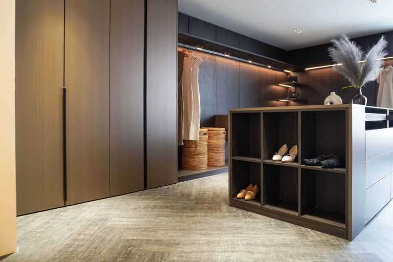 Gallery wardrobe2